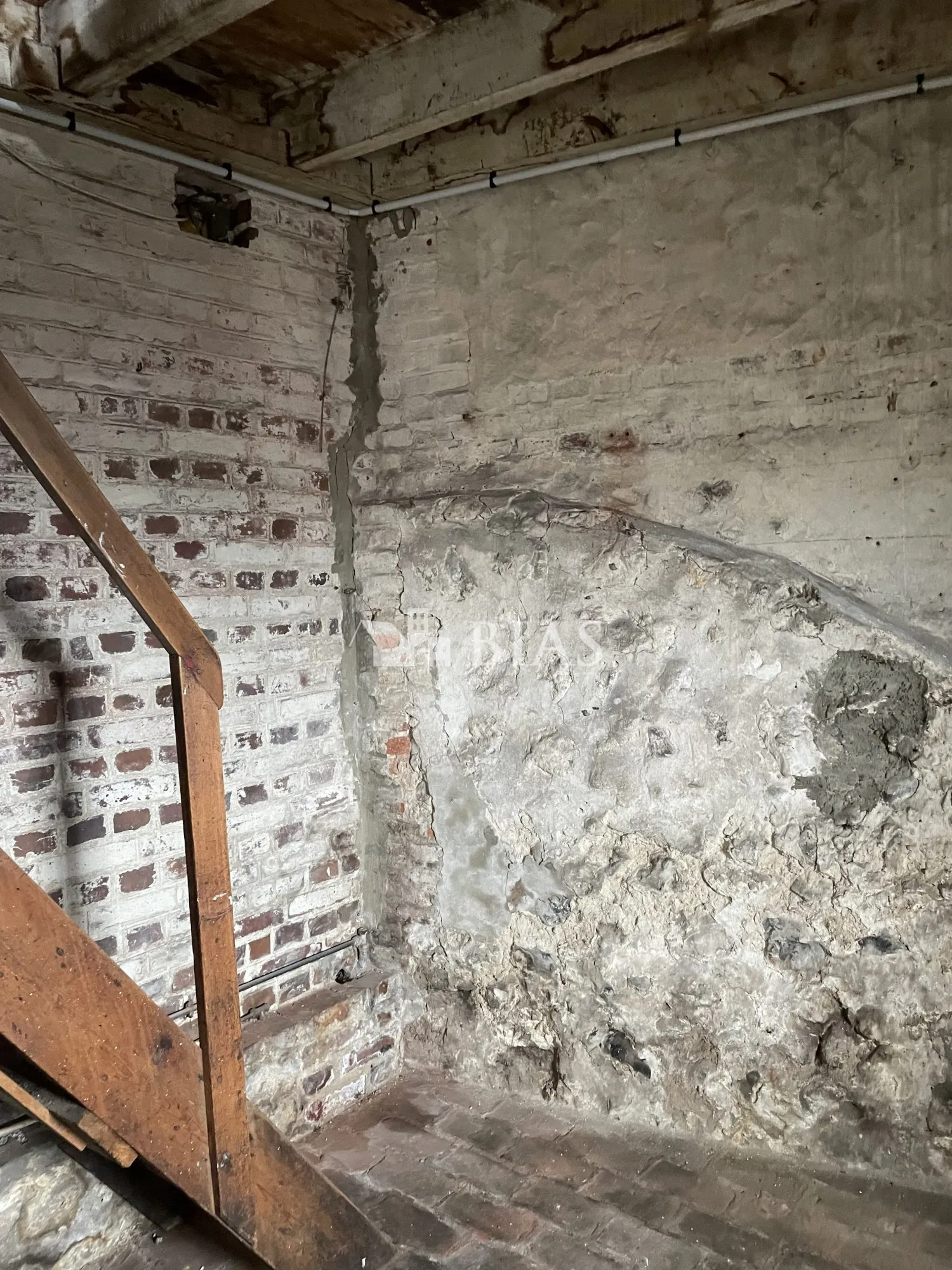 Maison de 90 m² à La Riviè­re Saint Sauveur avec potentiel de rénovation 