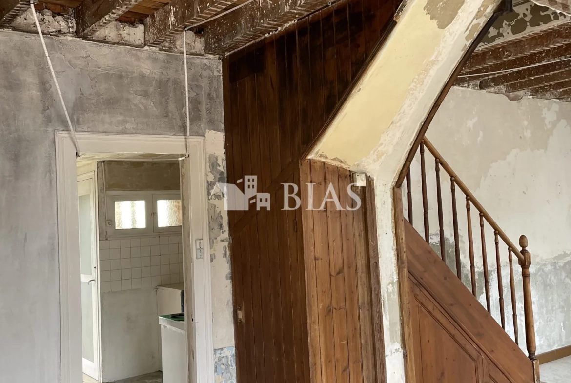 Maison de 90 m² à La Riviè­re Saint Sauveur avec potentiel de rénovation 