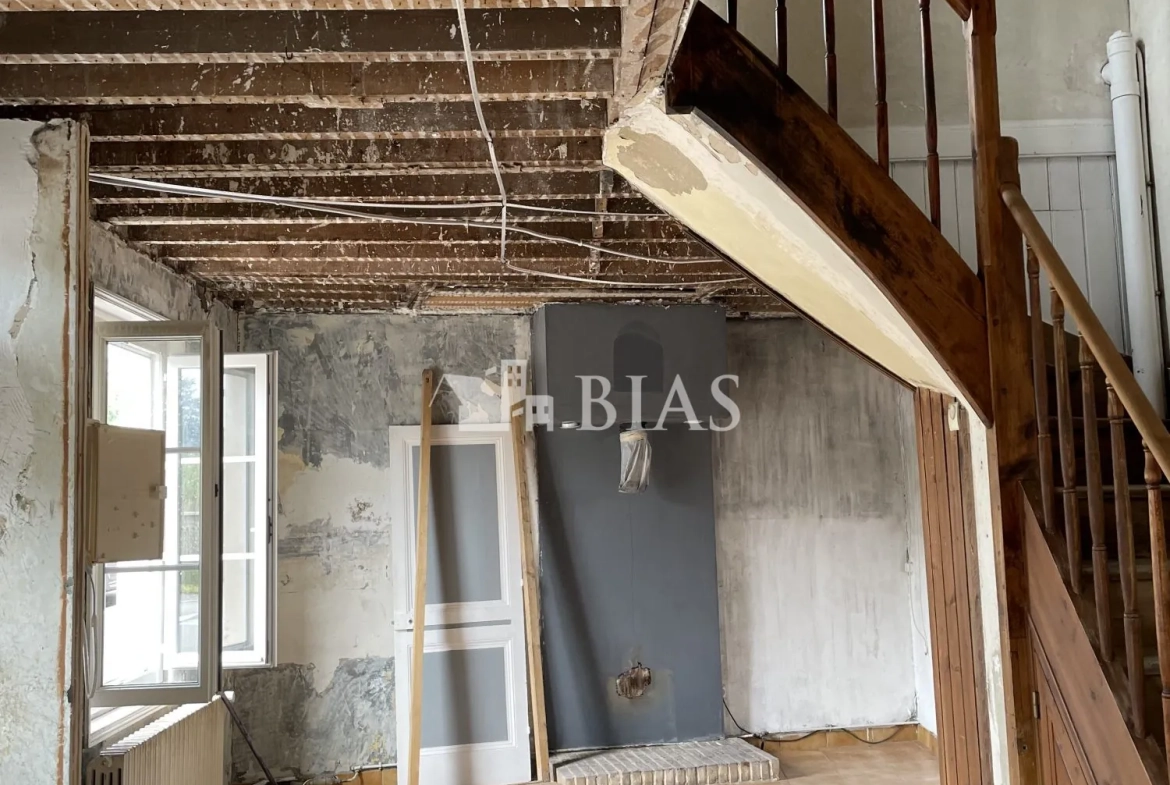 Maison de 90 m² à La Riviè­re Saint Sauveur avec potentiel de rénovation 