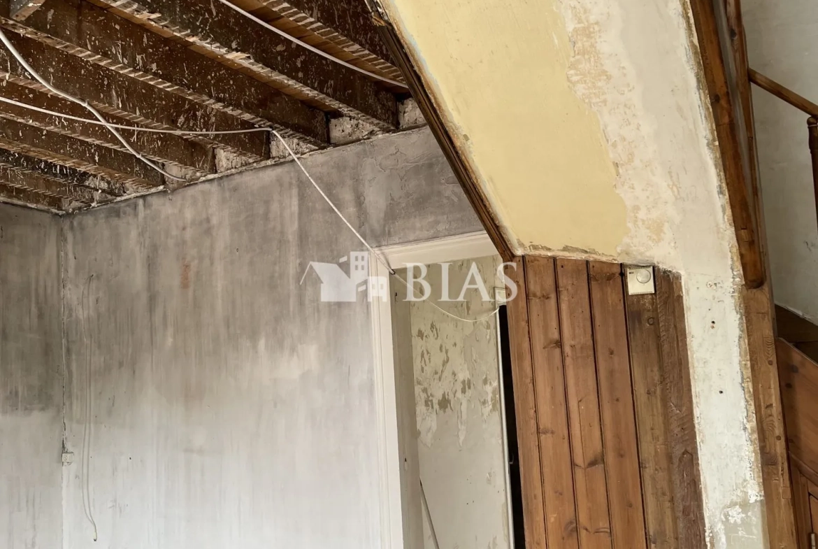 Maison de 90 m² à La Riviè­re Saint Sauveur avec potentiel de rénovation 