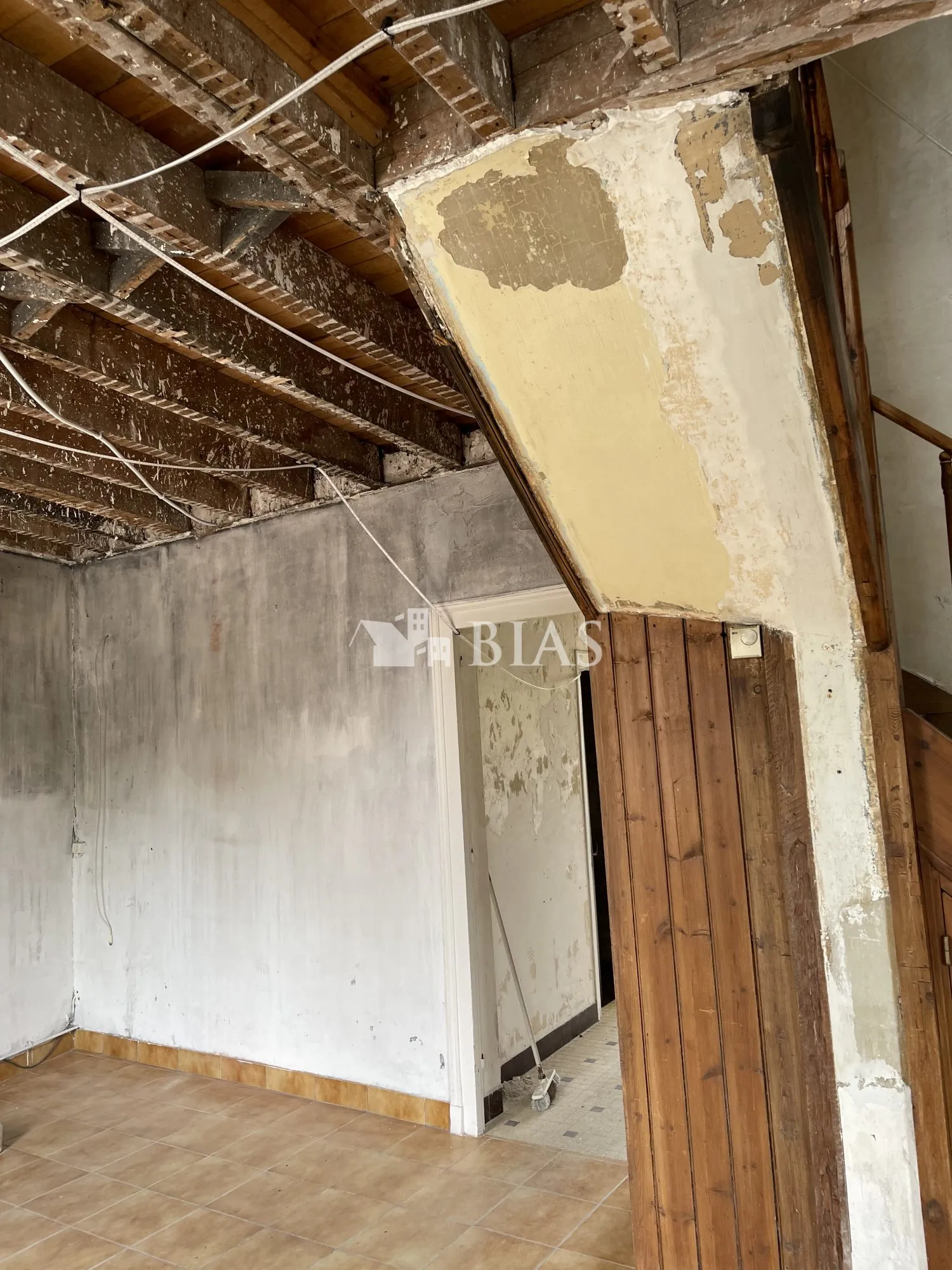 Maison de 90 m² à La Riviè­re Saint Sauveur avec potentiel de rénovation 
