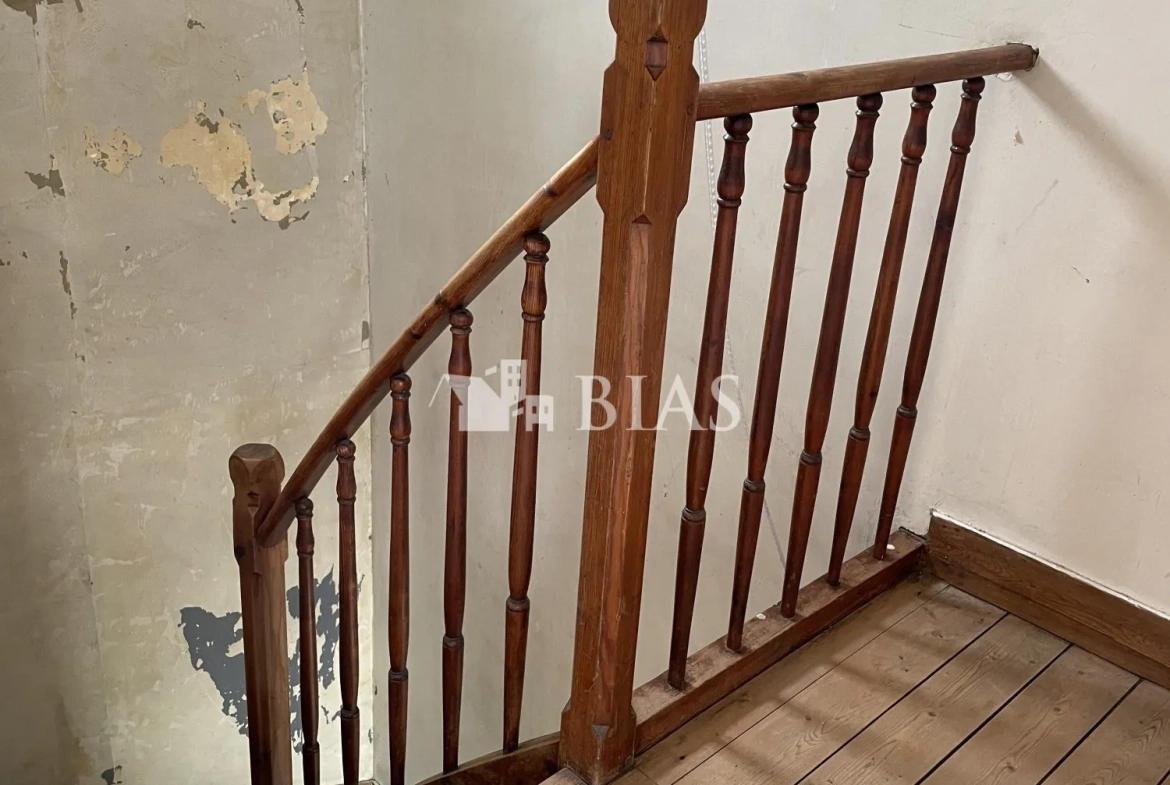 Maison de 90 m² à La Riviè­re Saint Sauveur avec potentiel de rénovation 