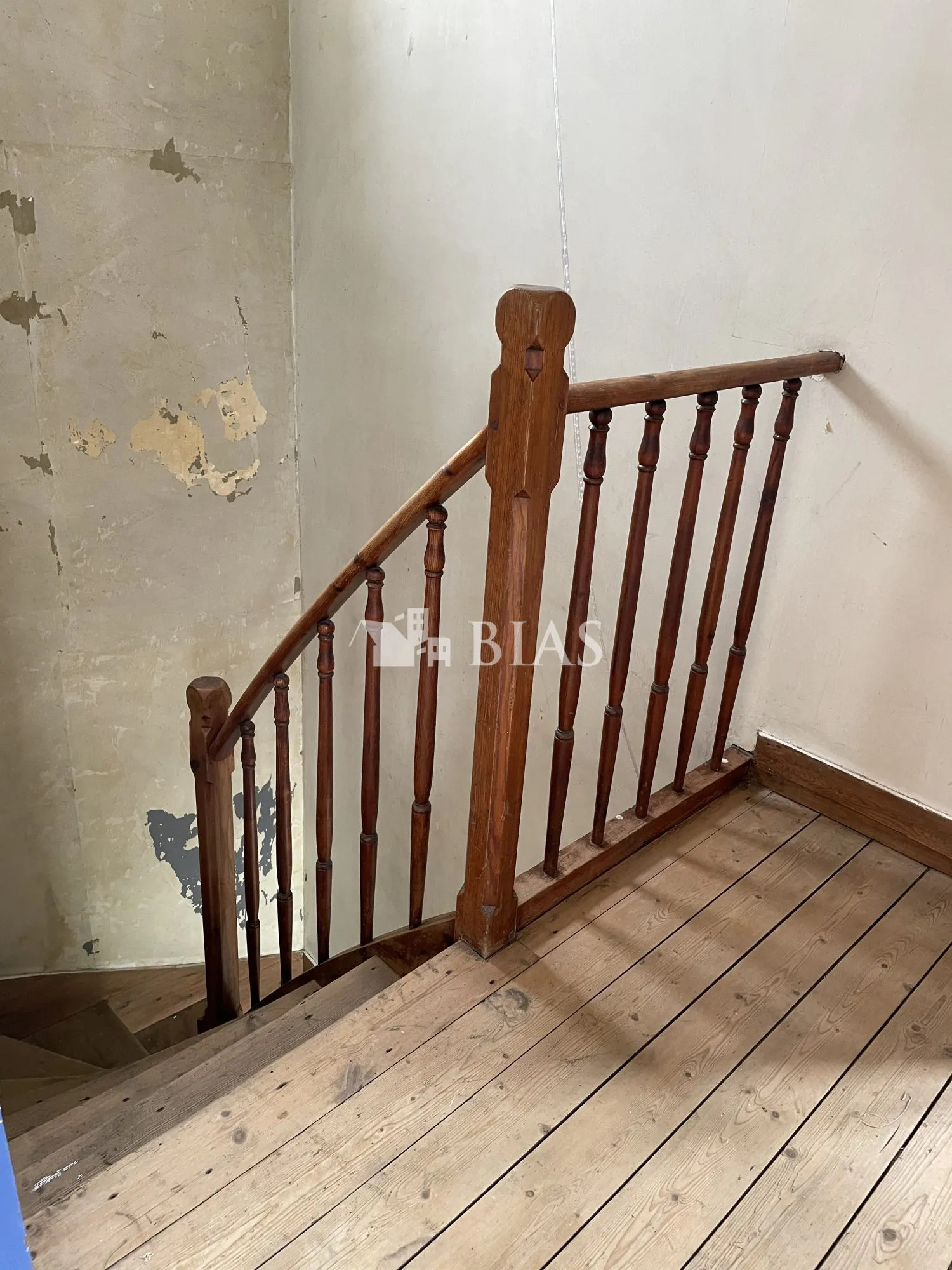 Maison de 90 m² à La Riviè­re Saint Sauveur avec potentiel de rénovation 