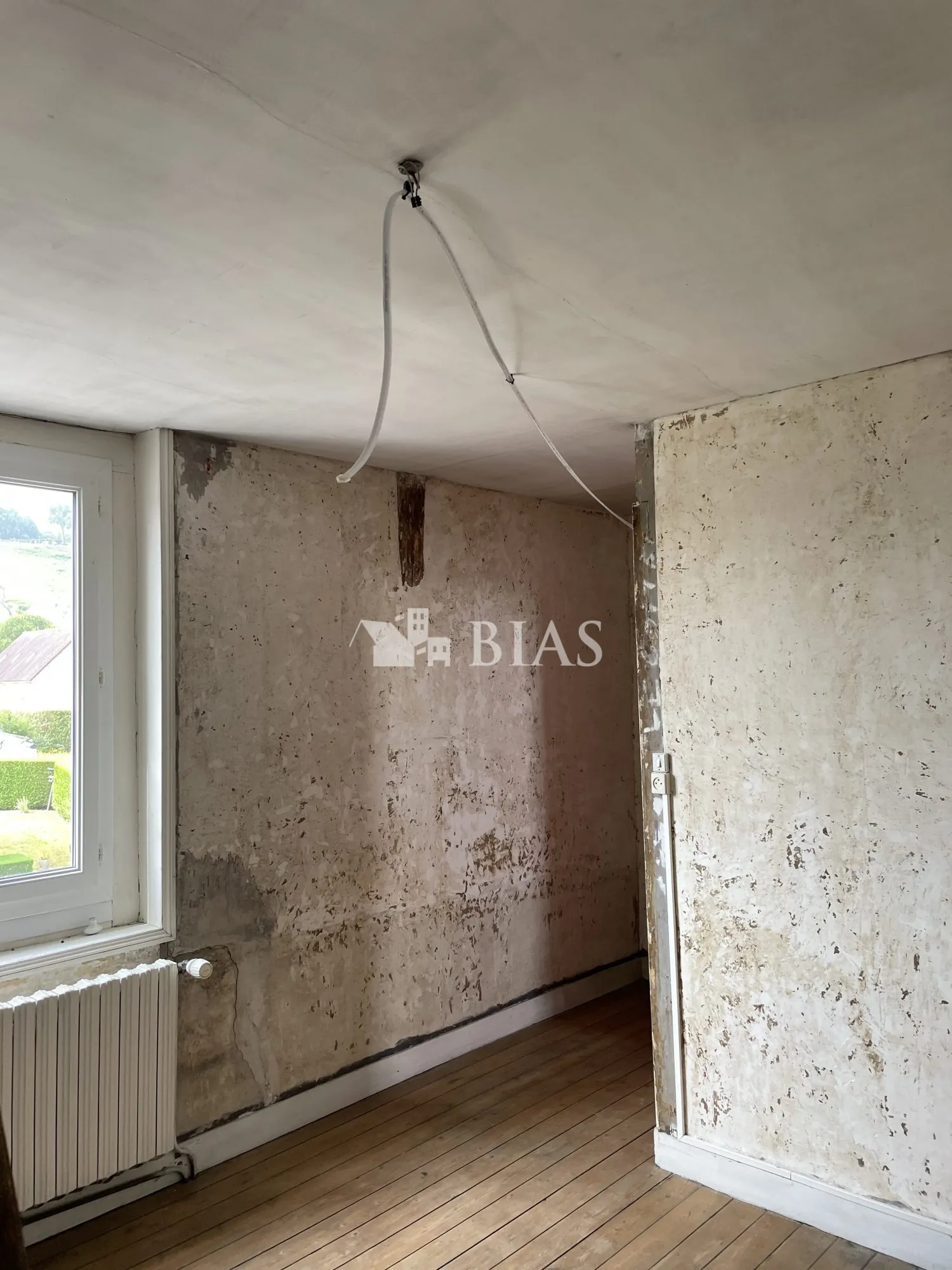 Maison de 90 m² à La Riviè­re Saint Sauveur avec potentiel de rénovation 