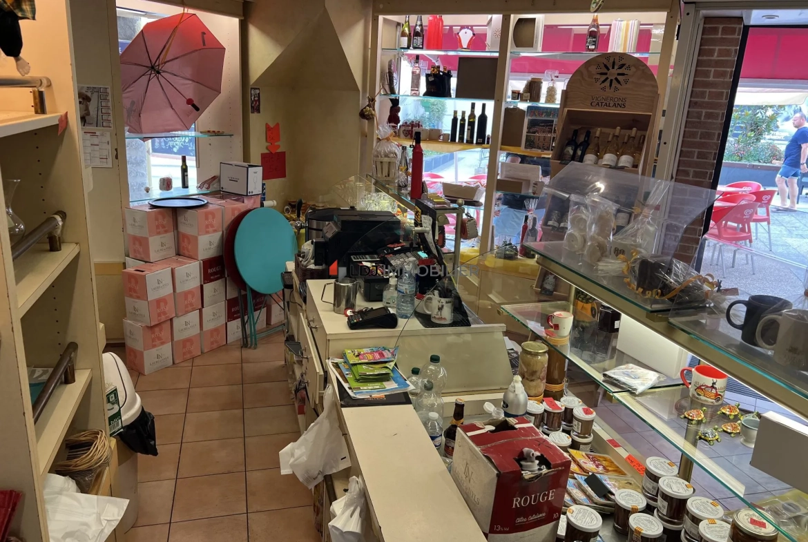 Fonds de commerce à Amélie-les-Bains avec souvenirs, glacier et restauration 