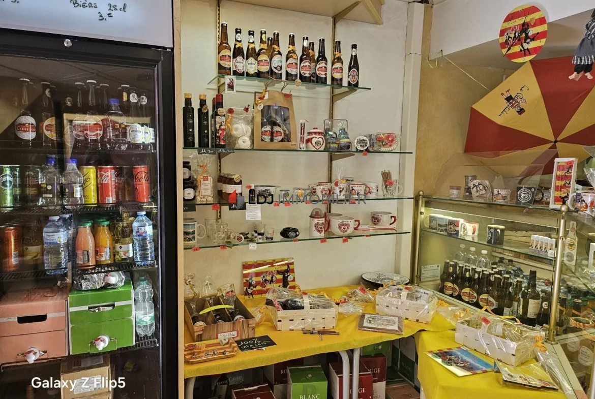 Fonds de commerce à Amélie-les-Bains avec souvenirs, glacier et restauration 