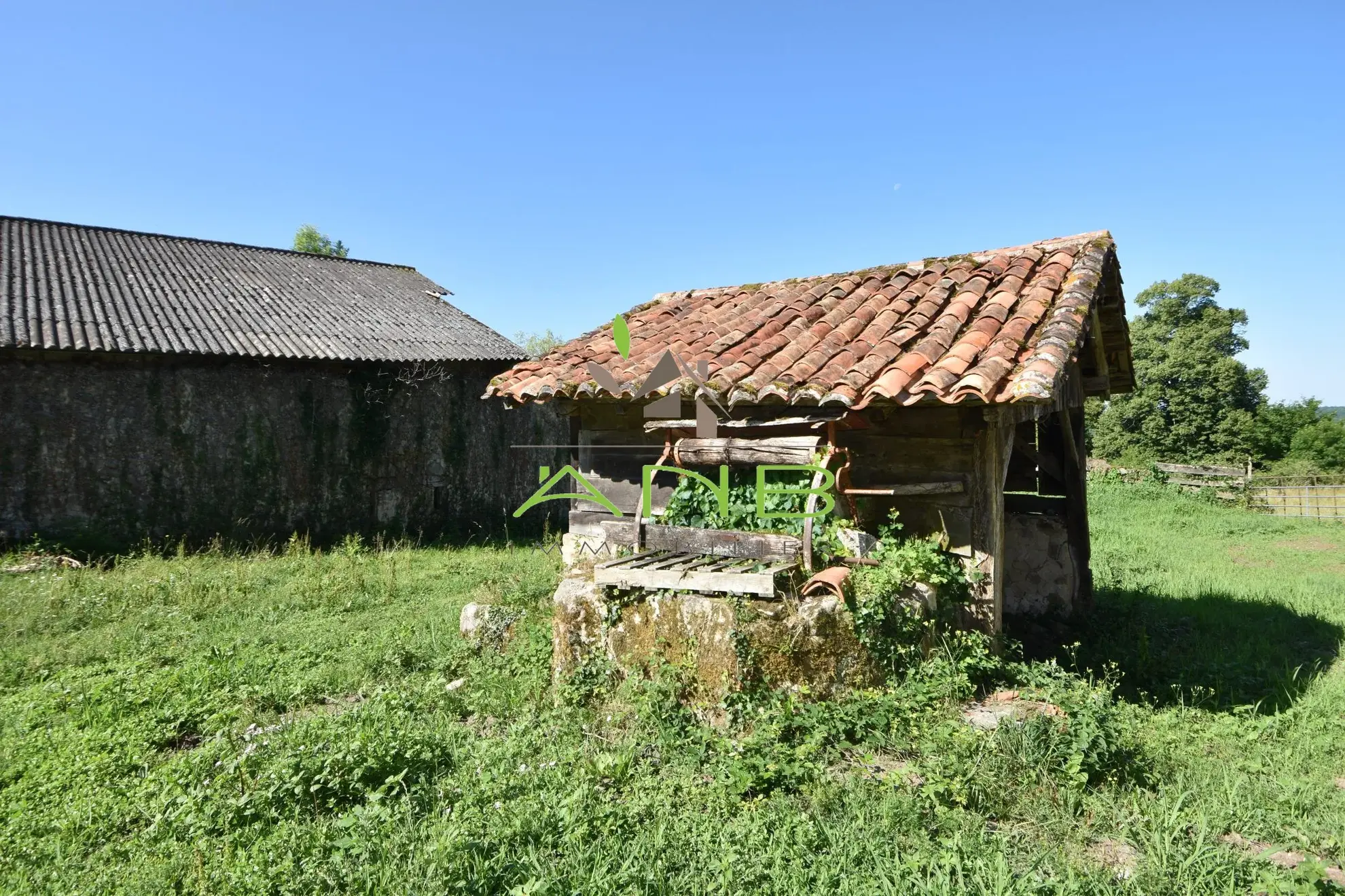 Grande propriété à rénover avec terrain dans le Périgord Vert - Potentiel résidentiel ou équestre 