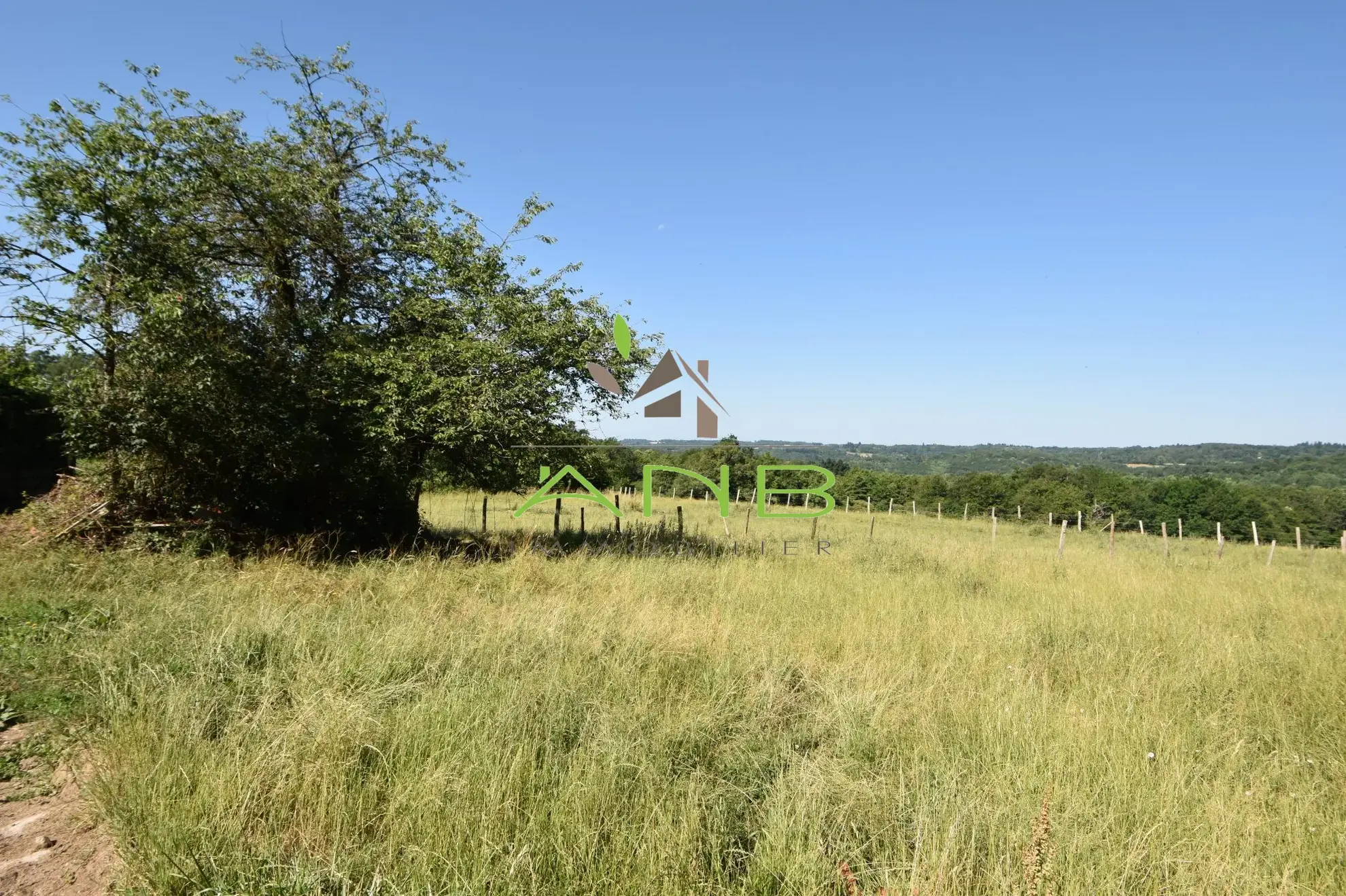 Grande propriété à rénover avec terrain dans le Périgord Vert - Potentiel résidentiel ou équestre 