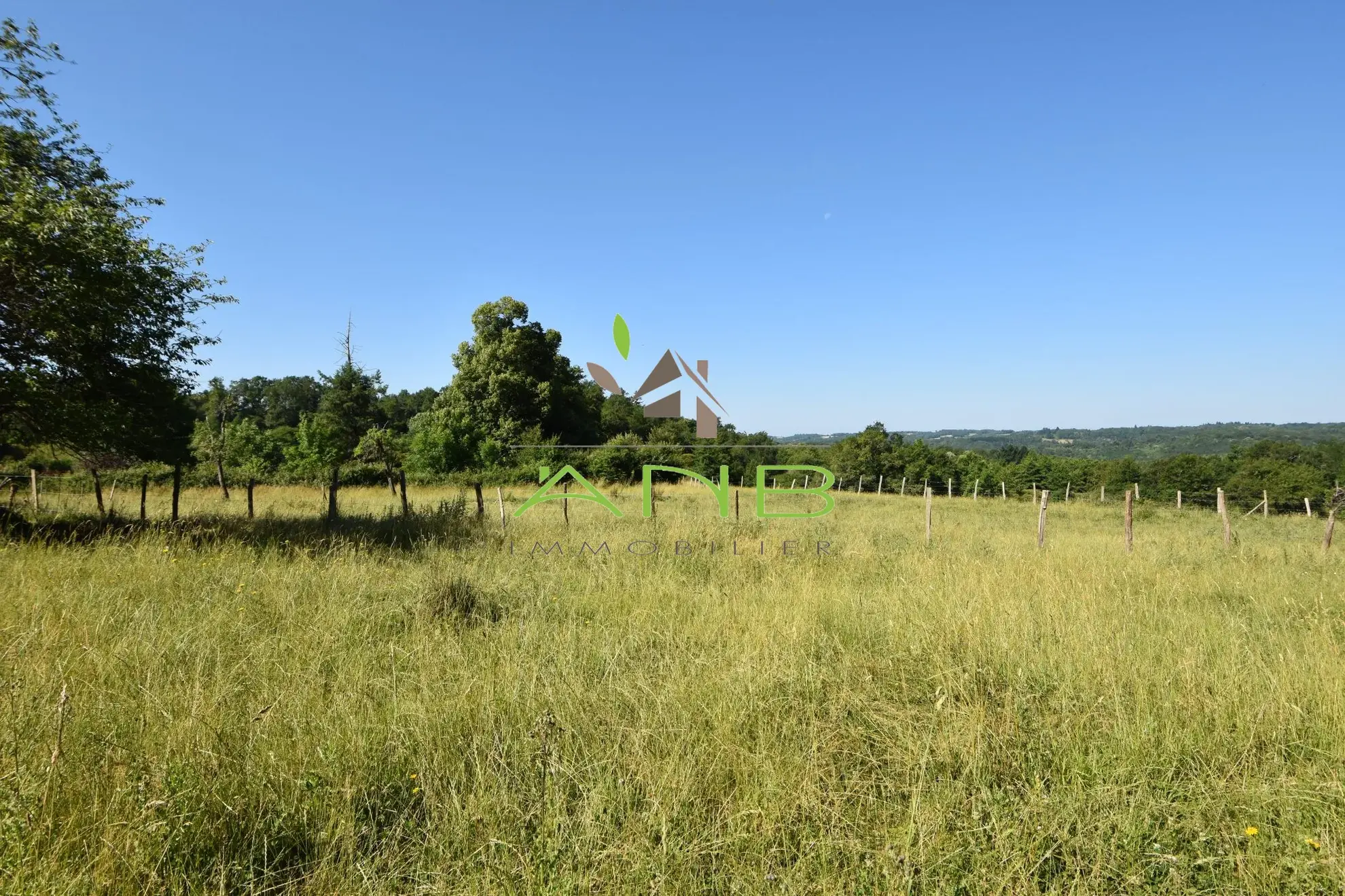 Grande propriété à rénover avec terrain dans le Périgord Vert - Potentiel résidentiel ou équestre 
