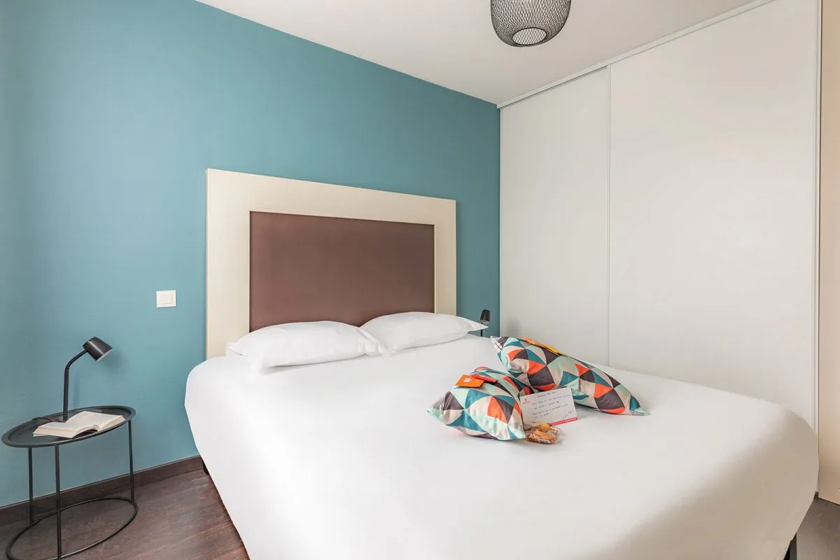 Appartement triplex loué à vendre à Saint-Jean-d'Illac avec rendement attractif 
