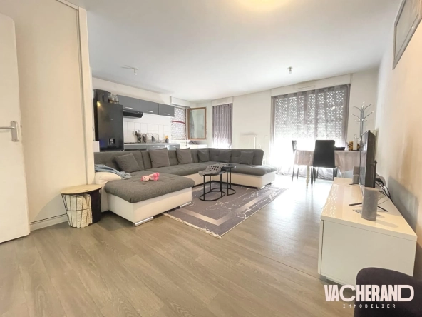 Appartement T3 avec terrasse à Lille SUD - Dernier étage, parking, proximité commodités