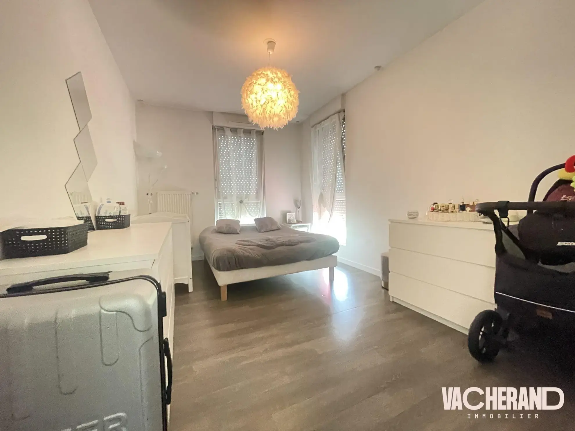 Appartement T3 avec terrasse à Lille SUD - Dernier étage, parking, proximité commodités 