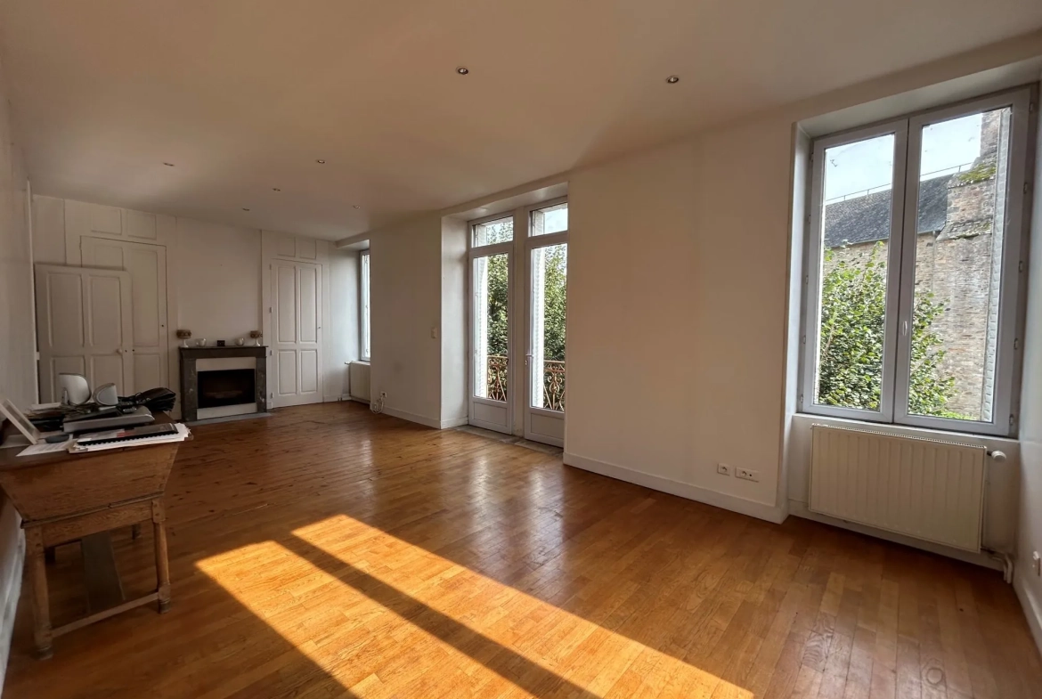 À vendre maison de 170 m² à Masseret, proche Limoges et Brive 