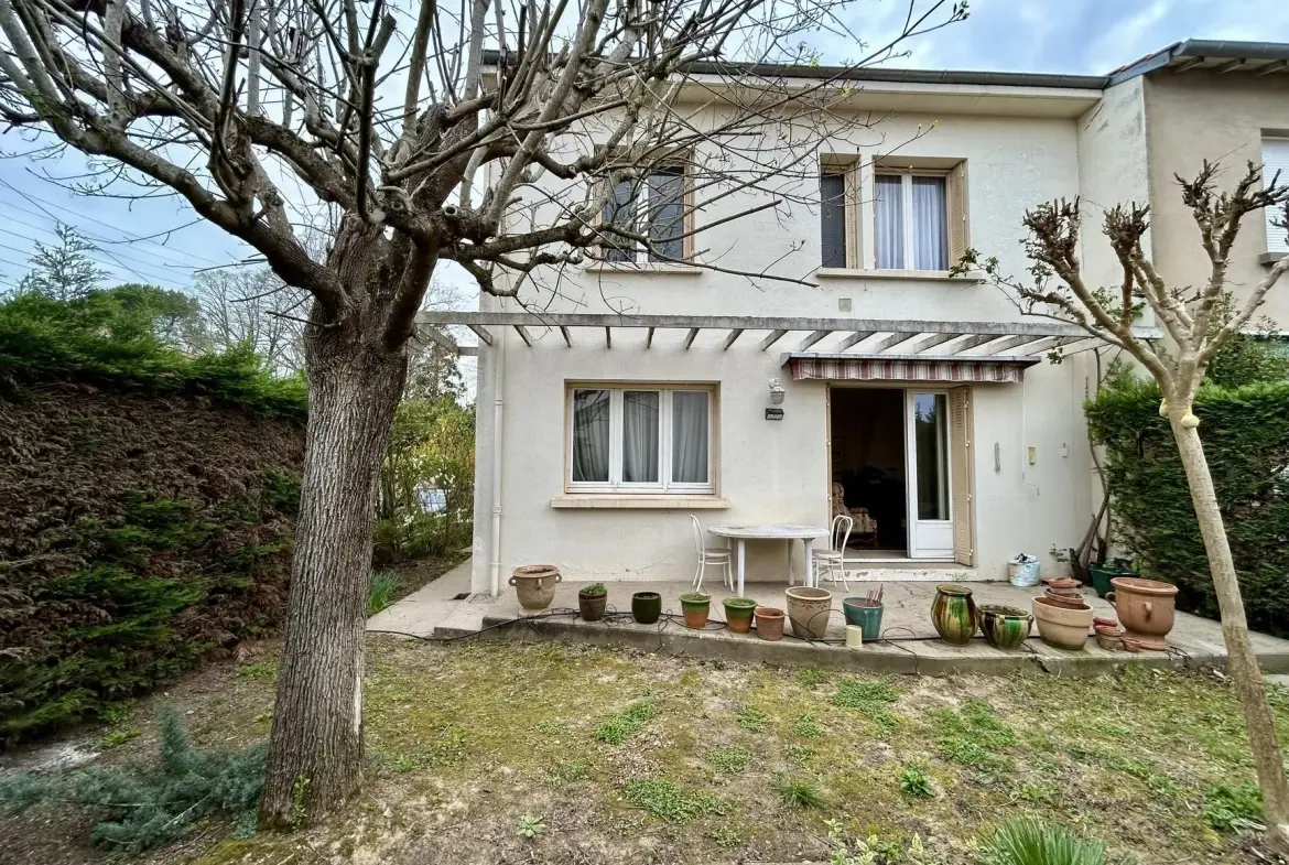 Maison familiale à vendre à Albi, quartier Bellevue, 4 chambres, grand terrain 