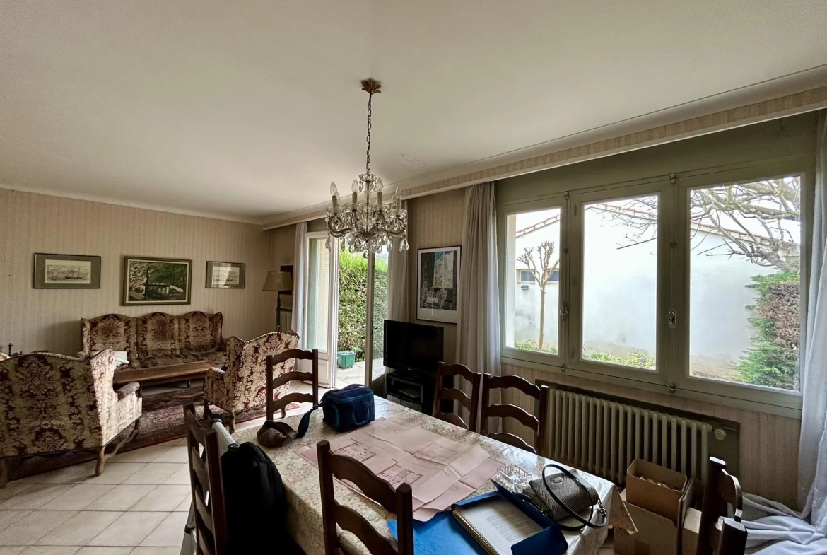Maison familiale à vendre à Albi, quartier Bellevue, 4 chambres, grand terrain 