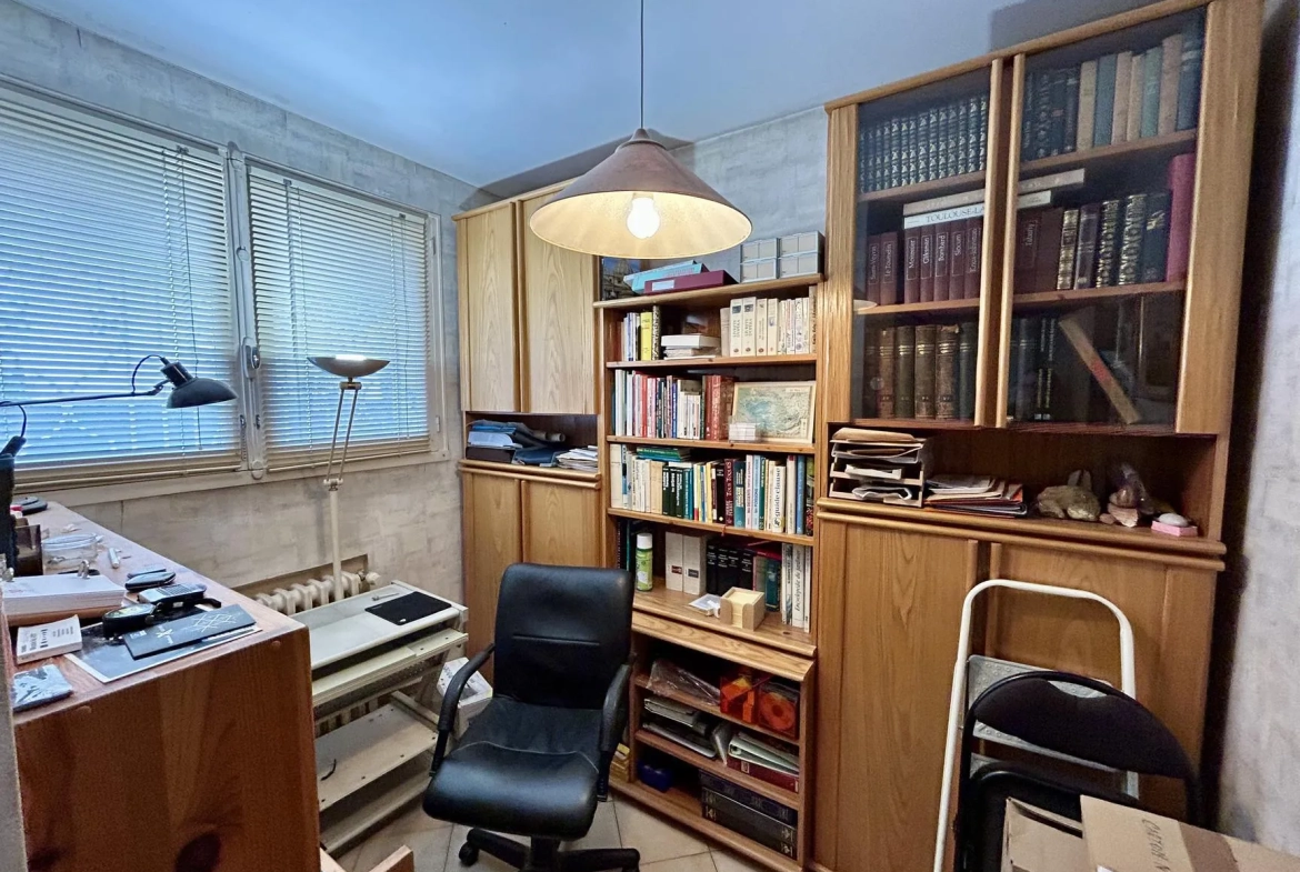 Maison familiale à vendre à Albi, quartier Bellevue, 4 chambres, grand terrain 