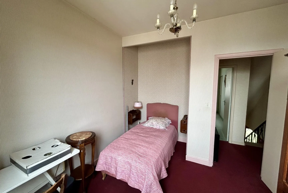 Maison familiale à vendre à Albi, quartier Bellevue, 4 chambres, grand terrain 