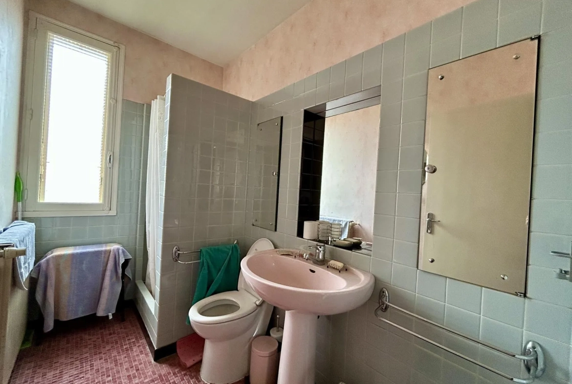 Maison familiale à vendre à Albi, quartier Bellevue, 4 chambres, grand terrain 