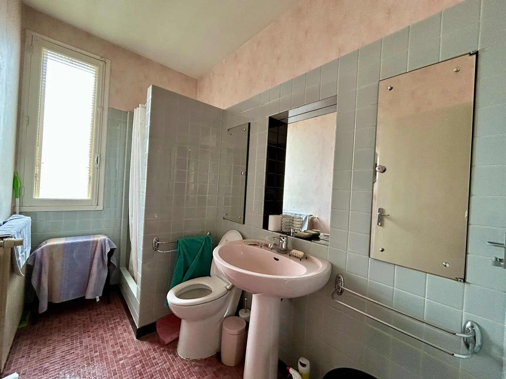 Maison familiale à vendre à Albi, quartier Bellevue, 4 chambres, grand terrain 