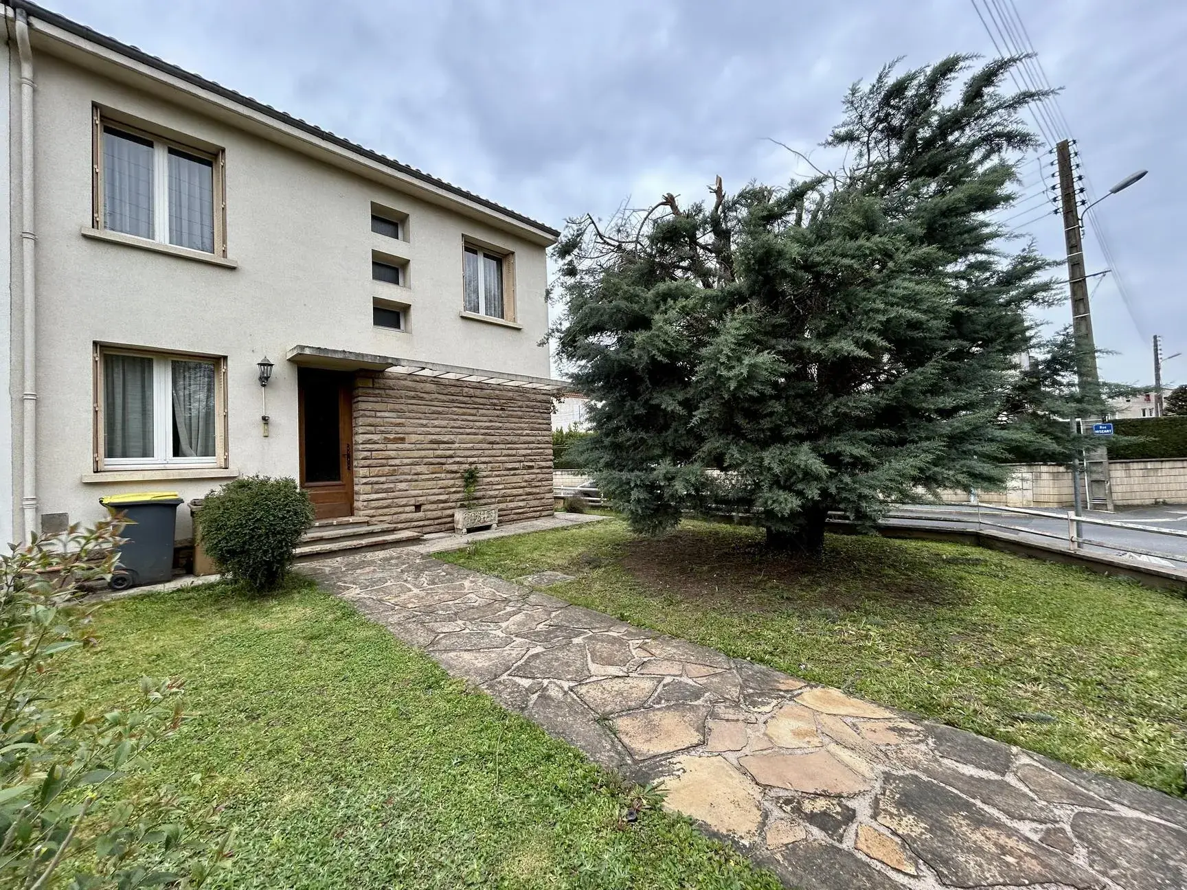 Maison familiale à vendre à Albi, quartier Bellevue, 4 chambres, grand terrain 