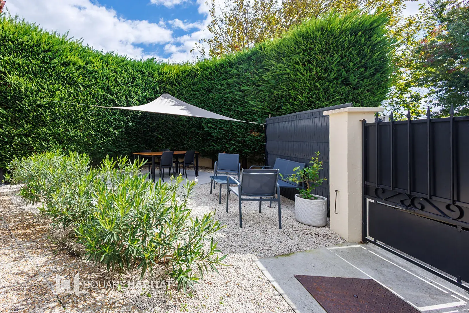Maison à Orange avec 4 chambres, piscine et véranda - Secteur recherché 