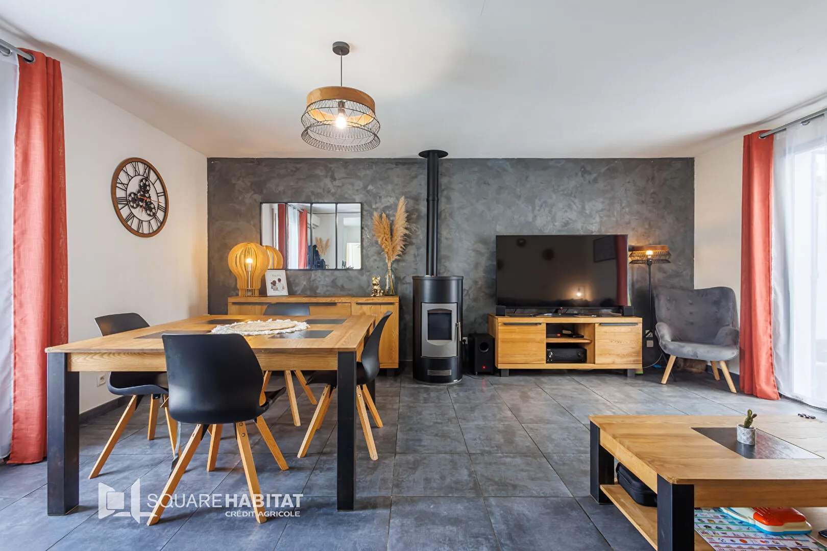 Maison à Orange avec 4 chambres, piscine et véranda - Secteur recherché 