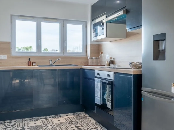 Appartement 3 pièces rénové avec balcon, cave et parking proche métro Ligne 14 à Fresnes