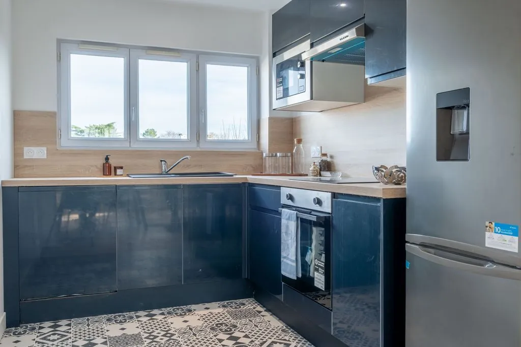 Appartement 3 pièces rénové avec balcon, cave et parking proche métro Ligne 14 à Fresnes 
