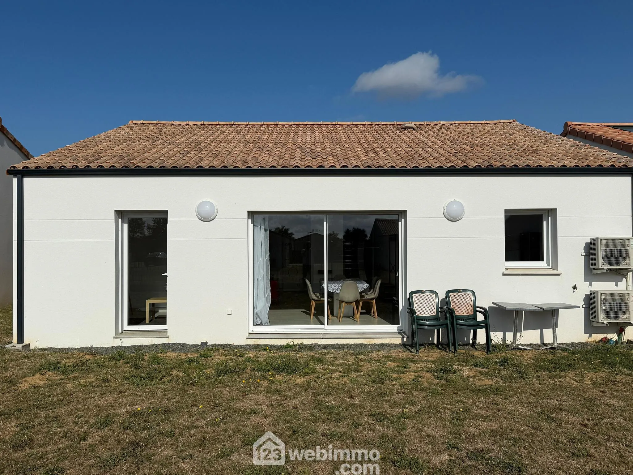 Maison de plain-pied récente à Longeville-sur-Mer près de la plage 