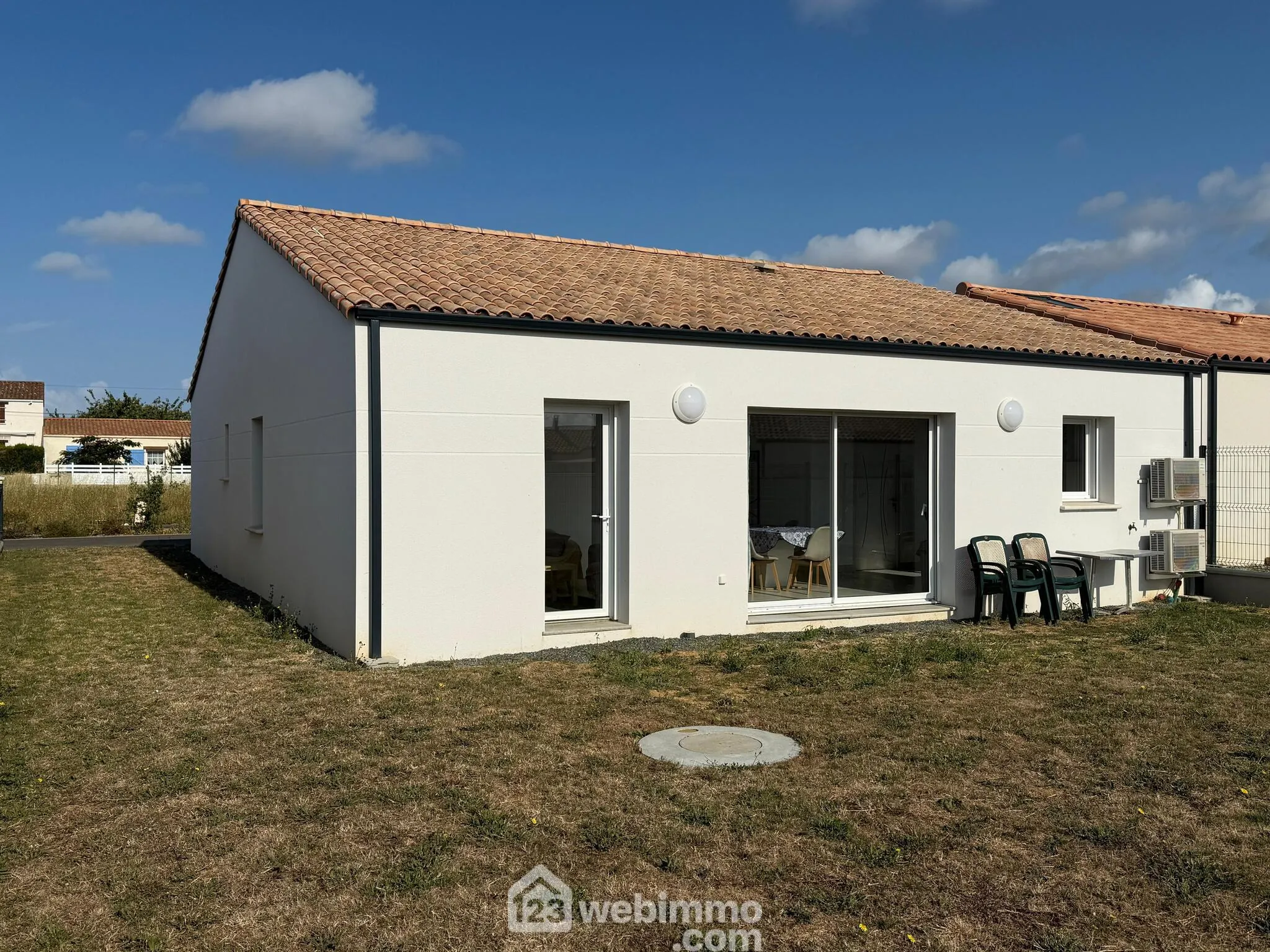 Maison de plain-pied récente à Longeville-sur-Mer près de la plage 