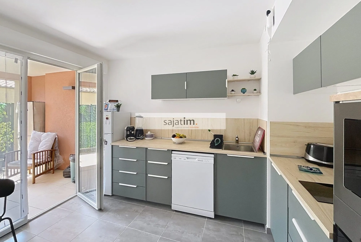 Très joli T2 en excellent état à Sanary-sur-Mer avec terrasse et parking privé 