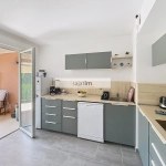 Très joli T2 en excellent état à Sanary-sur-Mer avec terrasse et parking privé
