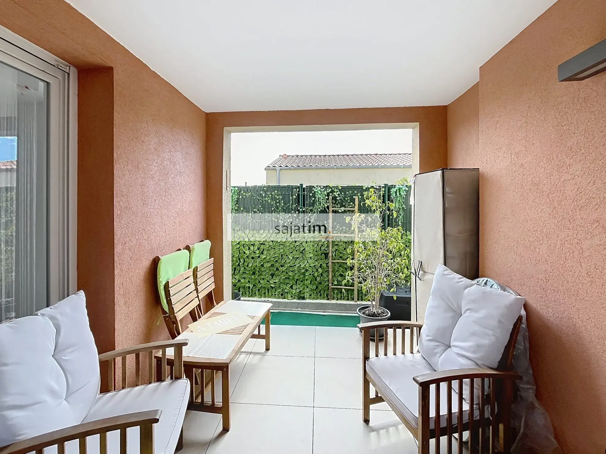 Joli T2 récent avec terrasse à Sanary-sur-Mer, proche du centre 