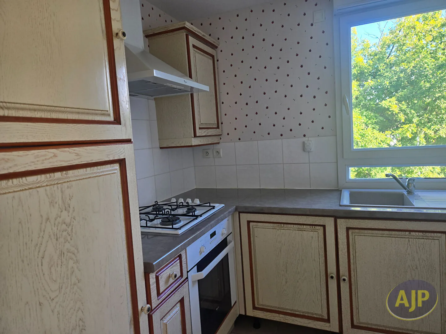 À vendre duplex 3 pièces à Saint Marc Sur Mer proche de la plage 