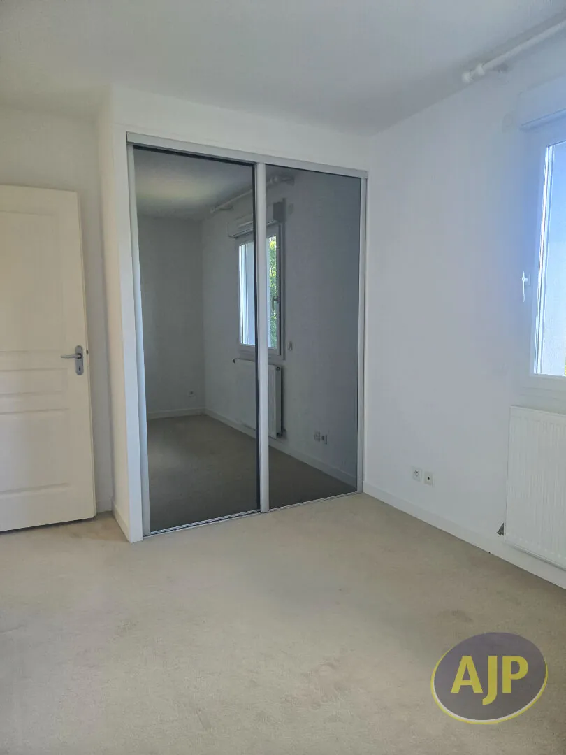 À vendre duplex 3 pièces à Saint Marc Sur Mer proche de la plage 