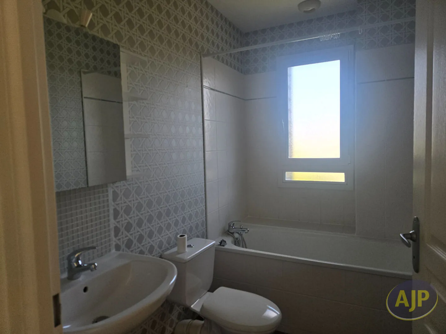 À vendre duplex 3 pièces à Saint Marc Sur Mer proche de la plage 