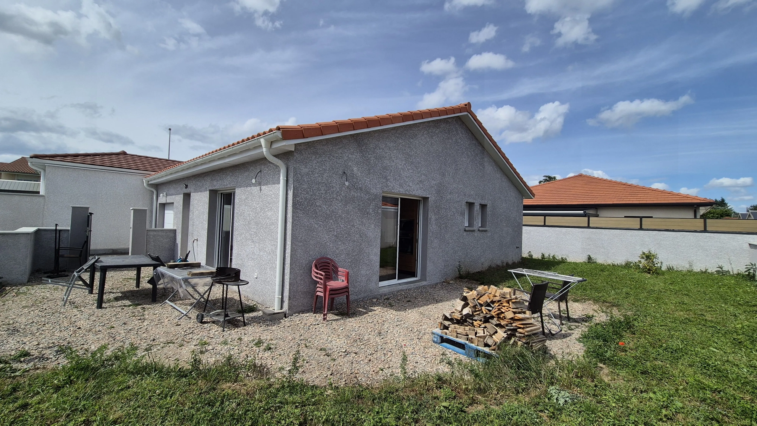 Maison neuve à vendre à Roanne avec terrasse et garage – 86 m² 