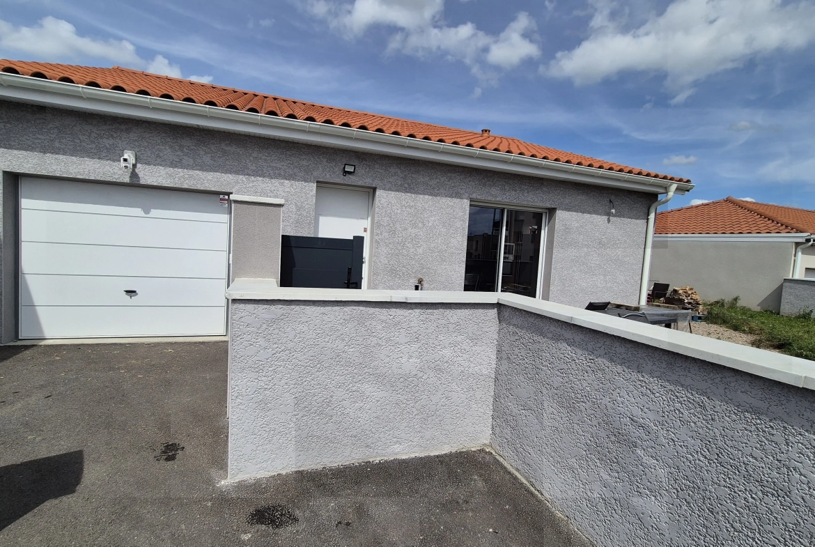 Maison neuve à Roanne avec terrasse, garage et vue sur la Loire 