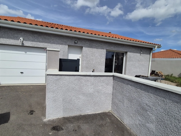 Maison neuve à Roanne avec terrasse, garage et vue sur la Loire