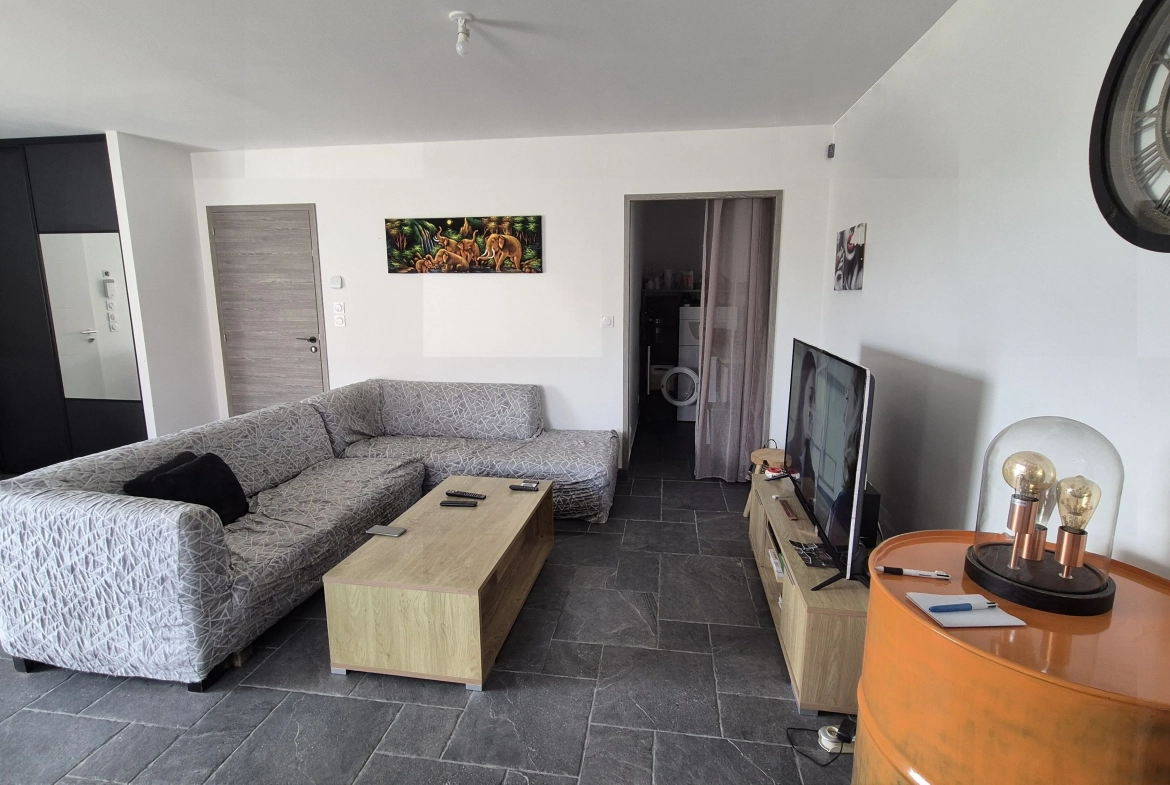 Maison neuve à Roanne avec terrasse, garage et vue sur la Loire 