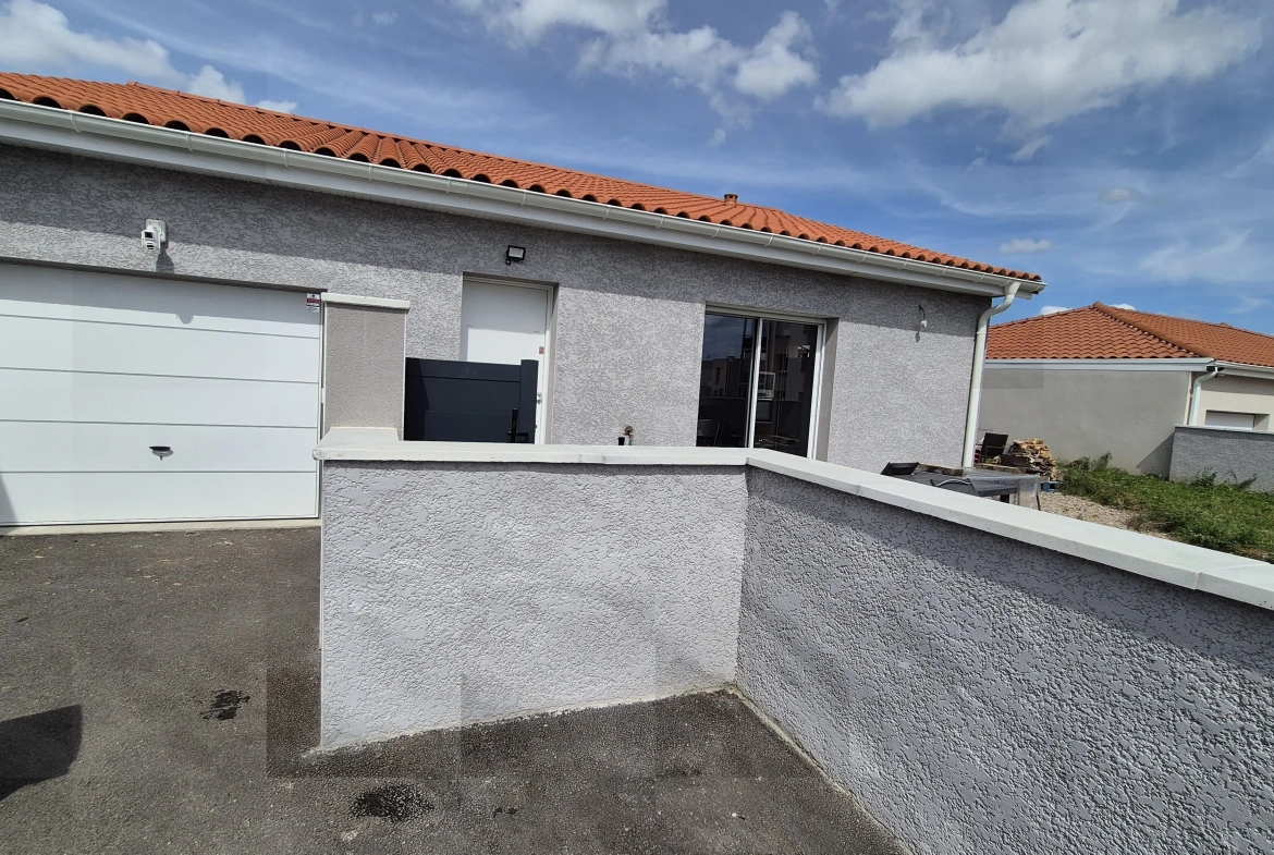 Maison neuve à Roanne avec terrasse, garage et vue sur la Loire 