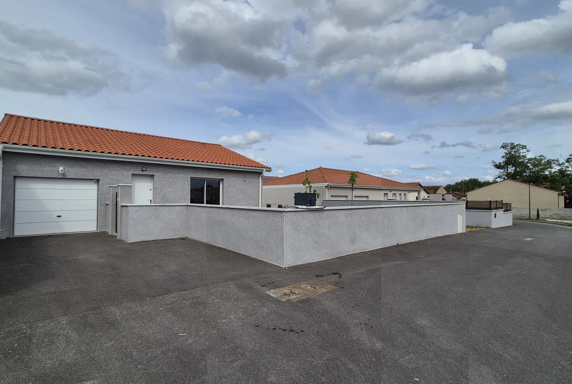 Maison neuve à Roanne avec terrasse, garage et vue sur la Loire 
