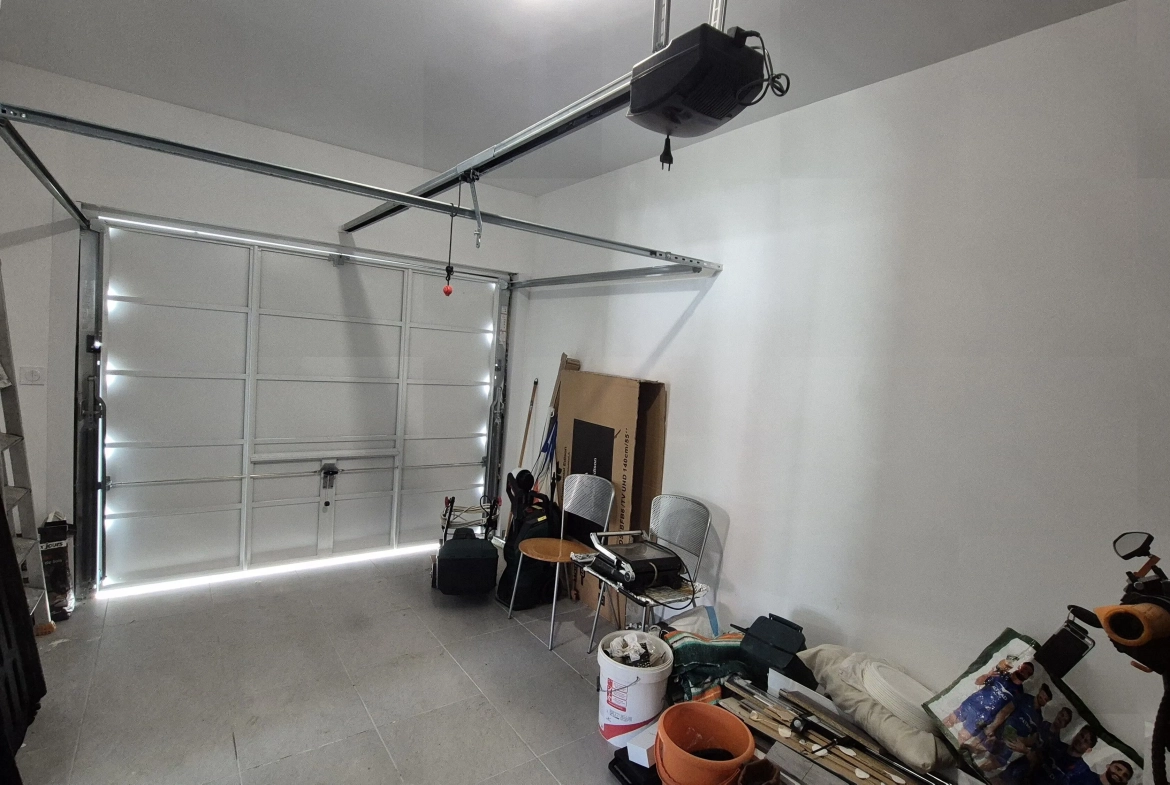 Maison neuve à Roanne avec terrasse, garage et vue sur la Loire 