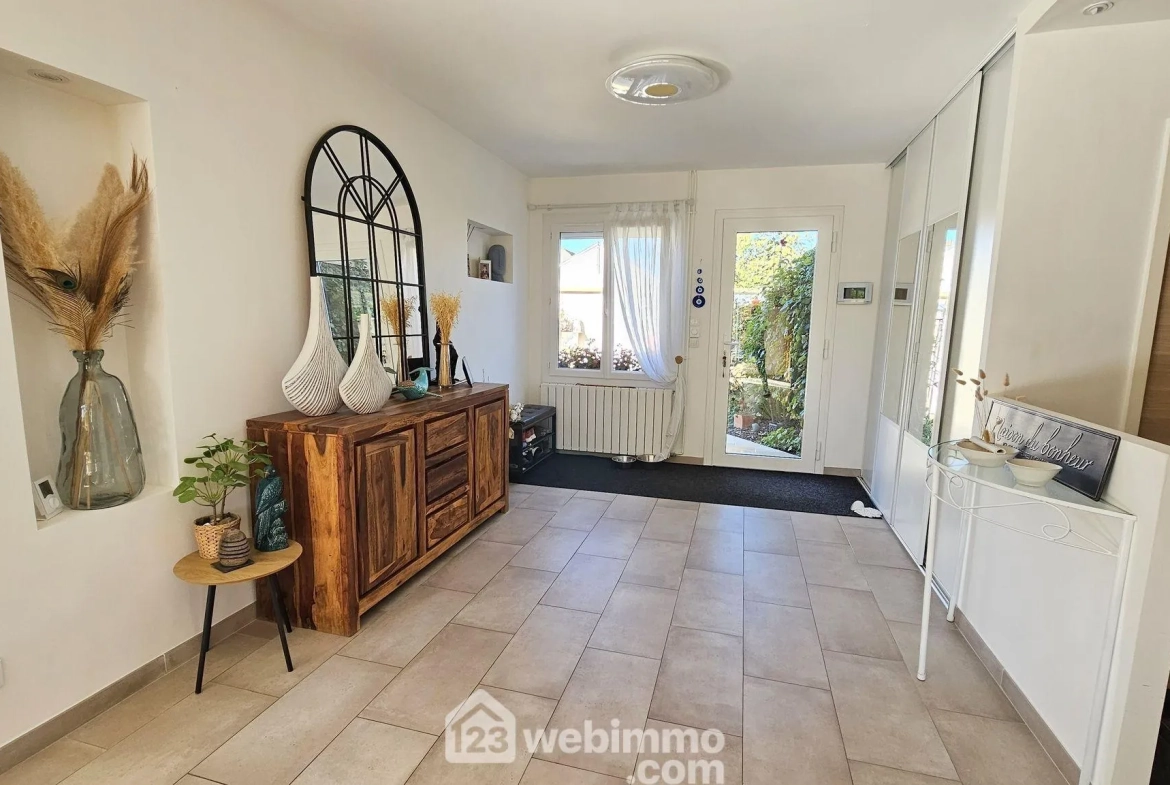 Maison rénovée de 116 m² avec terrasse et garage à Milly-la-Forêt 