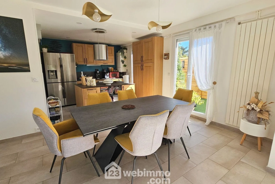 Maison rénovée de 116 m² avec terrasse et garage à Milly-la-Forêt 