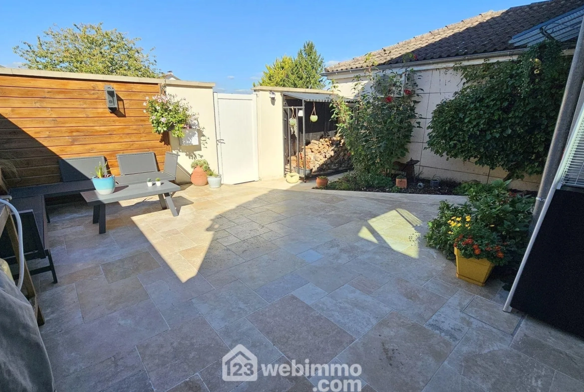 Maison rénovée de 116 m² avec terrasse et garage à Milly-la-Forêt 
