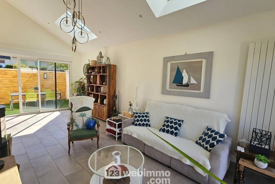 Maison rénovée de 116 m² avec terrasse et garage à Milly-la-Forêt 