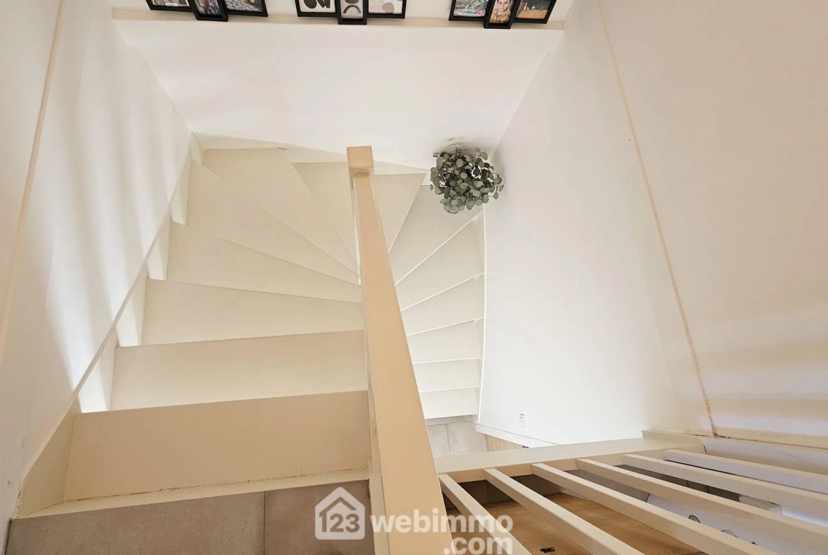 Maison rénovée de 116 m² avec terrasse et garage à Milly-la-Forêt 