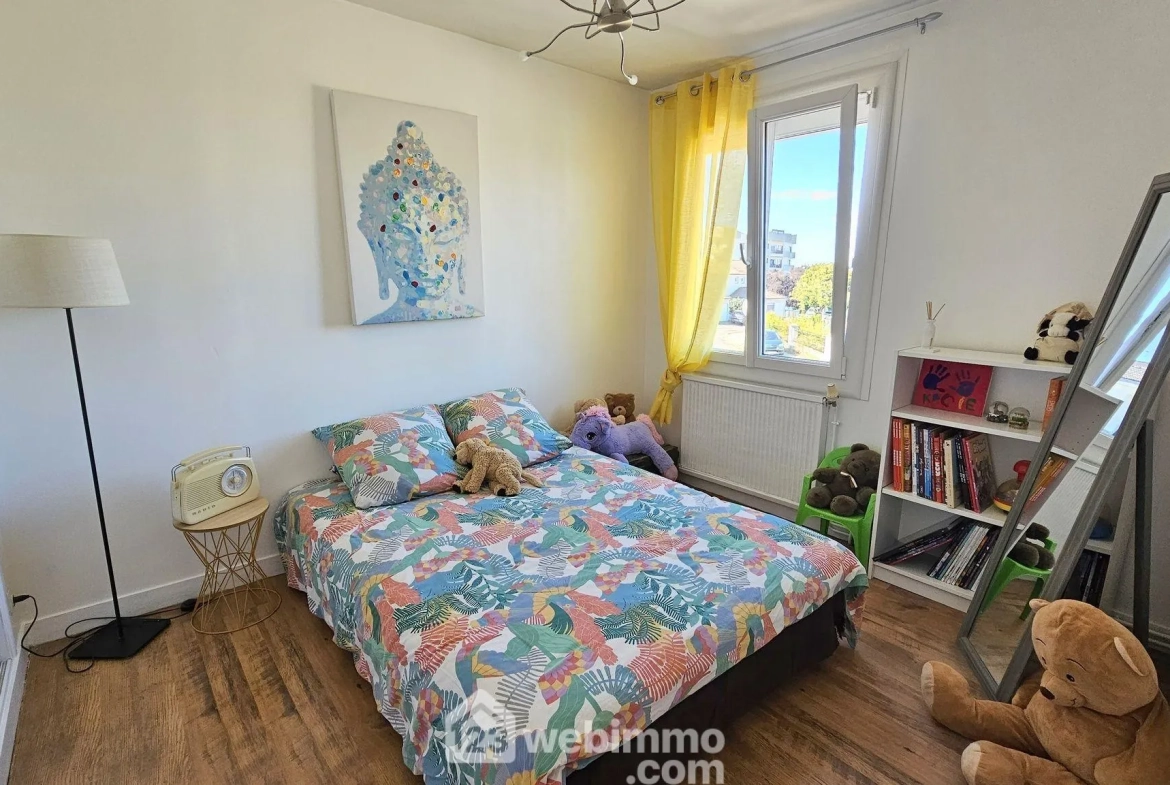 Maison rénovée de 116 m² avec terrasse et garage à Milly-la-Forêt 