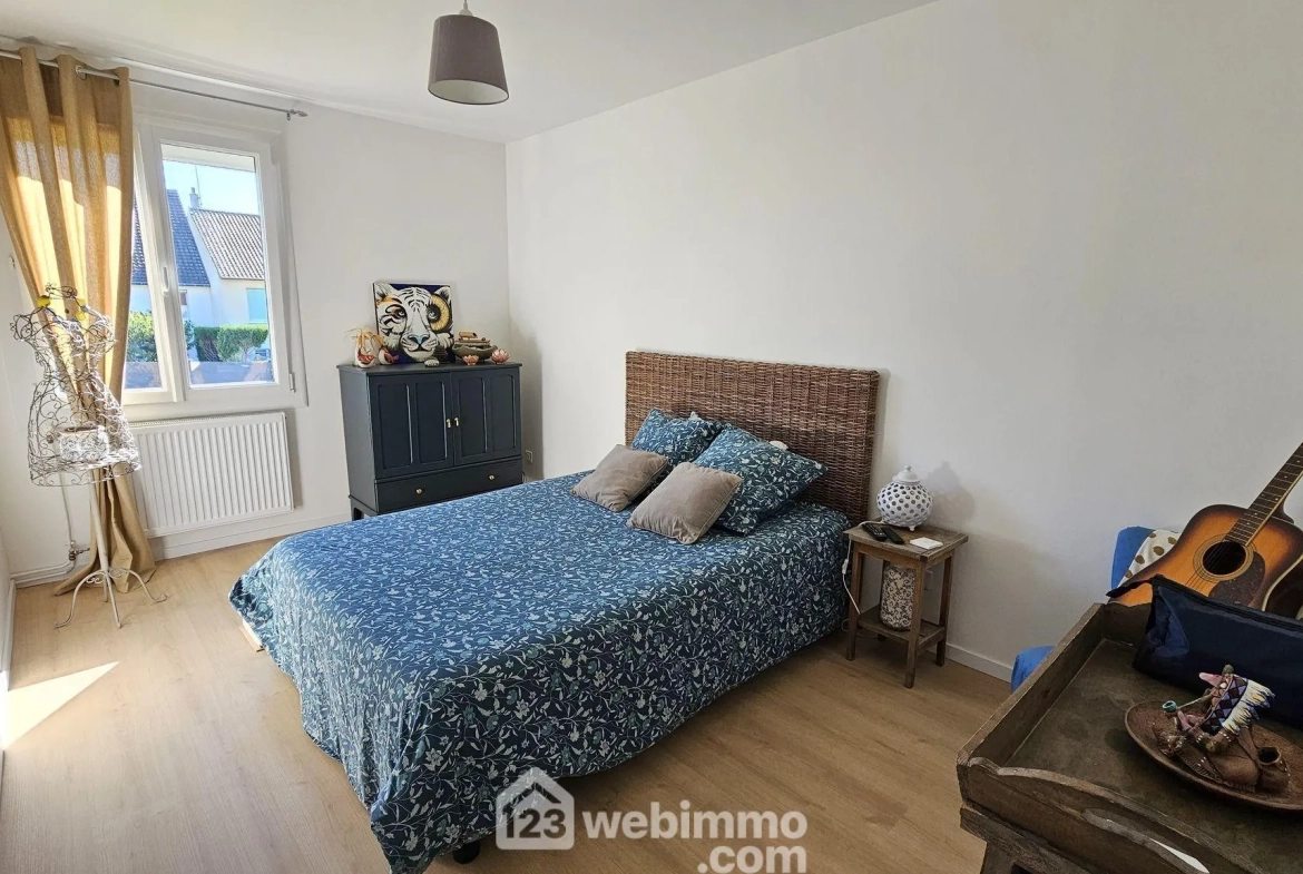 Maison rénovée de 116 m² avec terrasse et garage à Milly-la-Forêt 